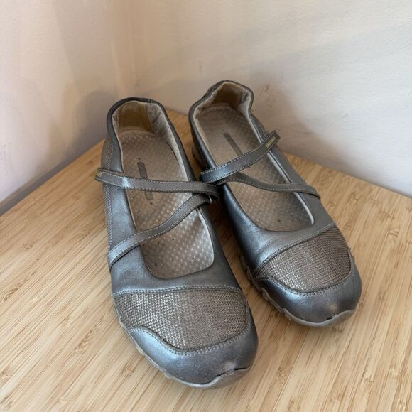 Skechers Ballet Sneaker Pewter Gray Sz 8.5 Mary Jane Metallic - Picture 3 of 12